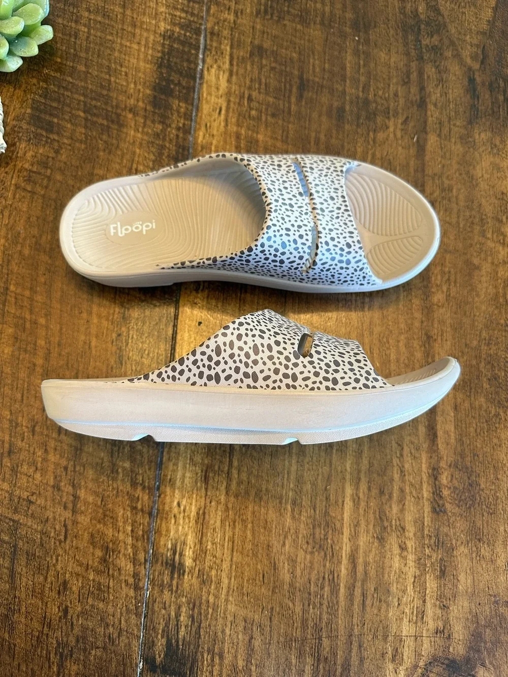 Floopi | Sophie Leopard Printed Comfort Slide Sandals, Size 10